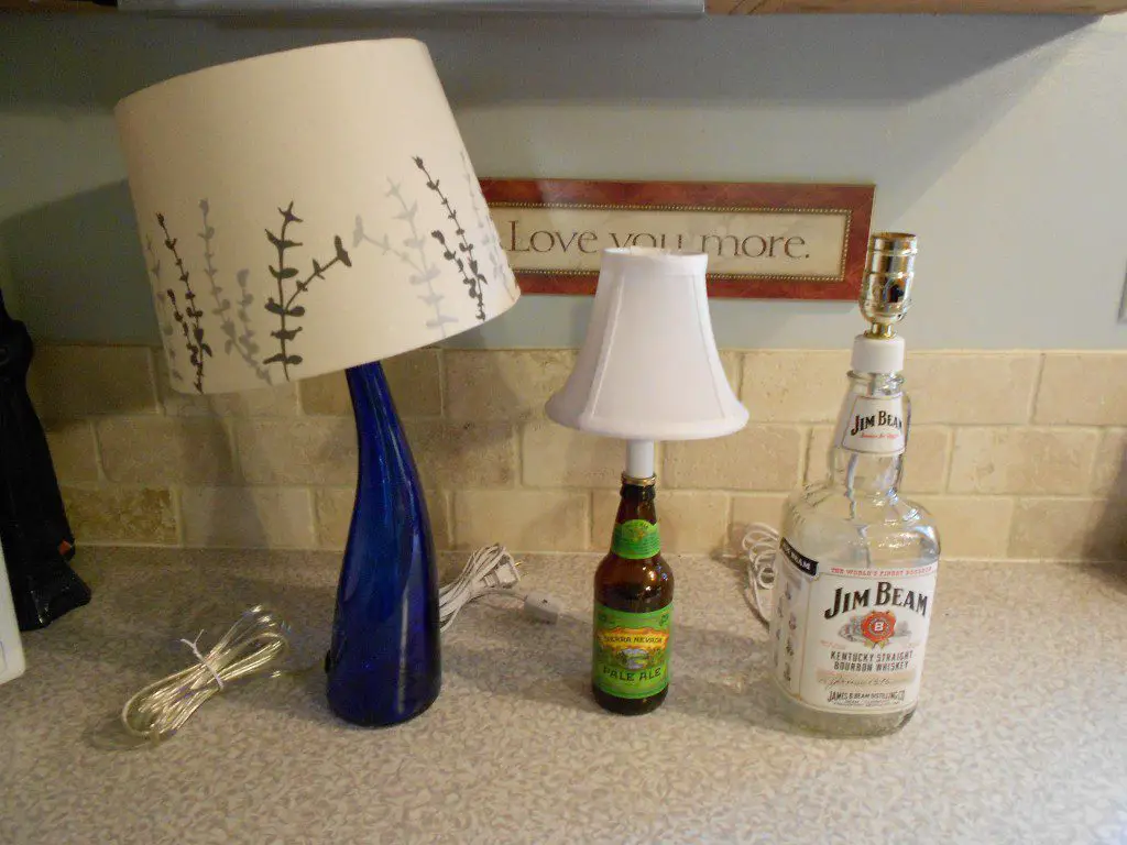 Arresteren Tweede leerjaar moeilijk tevreden te krijgen How to Make a Lamp with a Liquor Bottle | Designs by Studio C