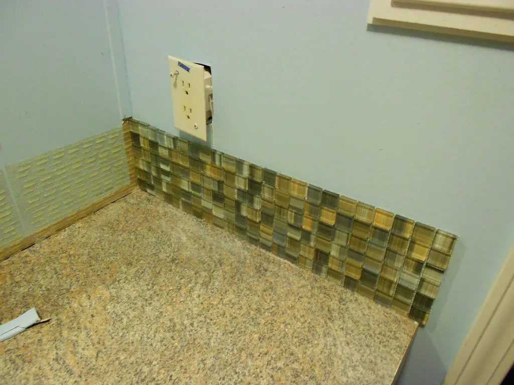 Installing Tile Using Simple Mat applying tile to wall