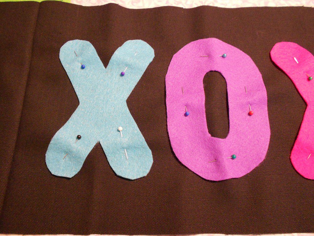 XOXOXO Pillow DSCN0510