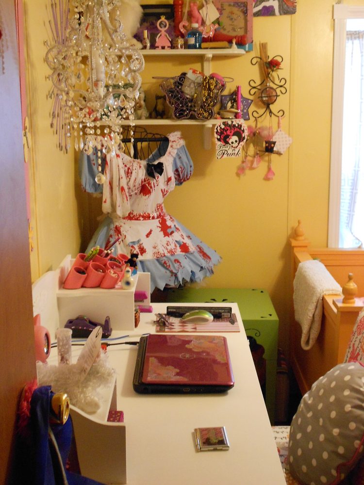 Teen Bedroom Makeover halloween costume