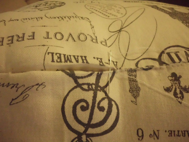 Make a Canvas Cube close up of stitches