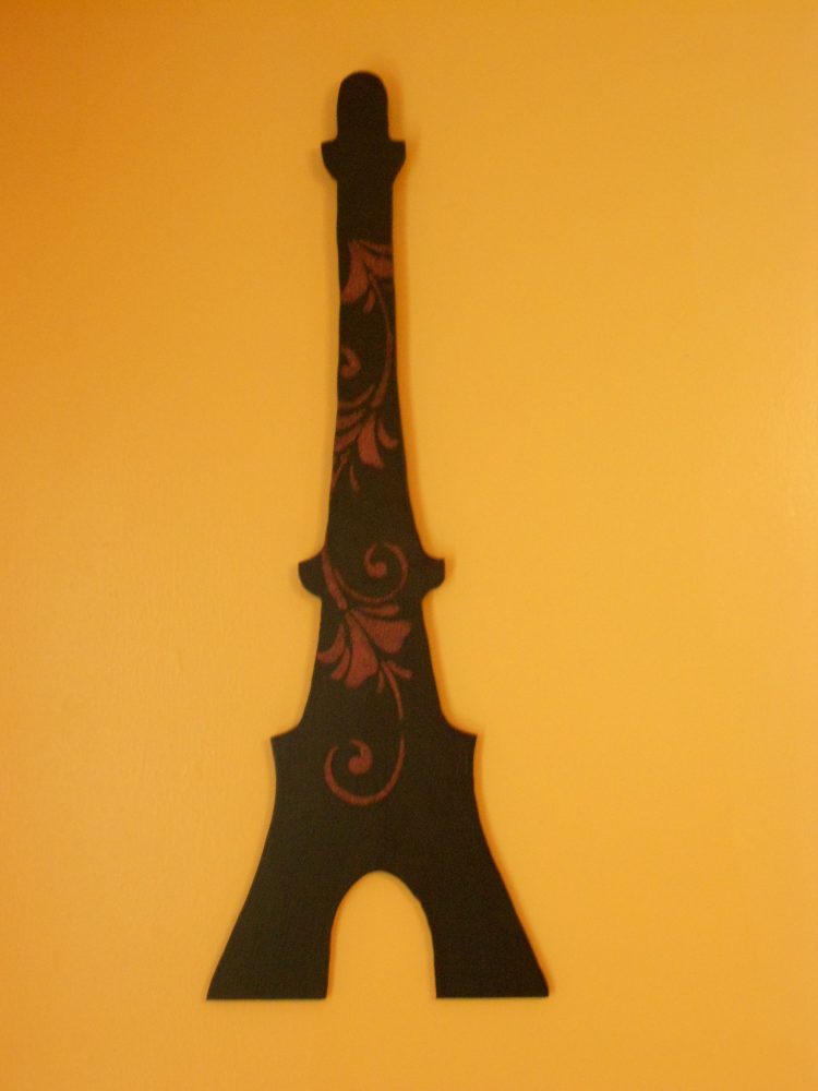 diy eiffel tower wall decor