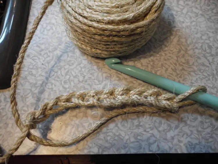 Build a Rustic Basket crocheted rope