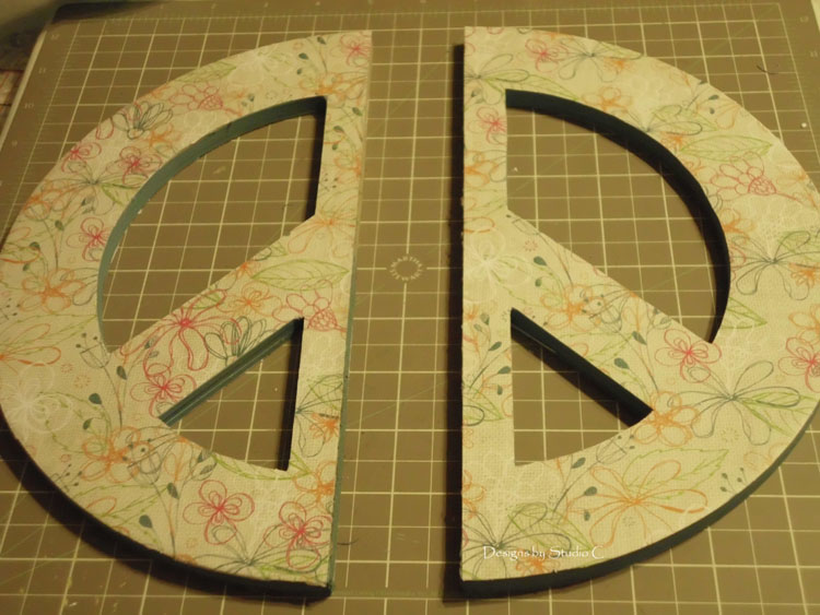 How to Make Peace Bookends fully decorated peace symbol halves