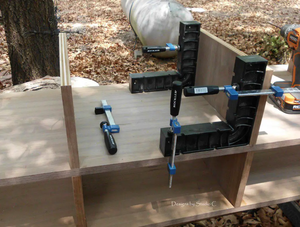 building a cabinet with plywood right angle jig