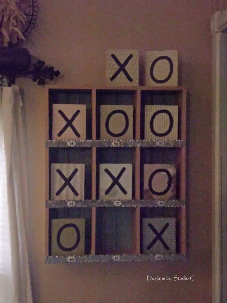 tic-tac-toe pieces for the UO inspired organizer