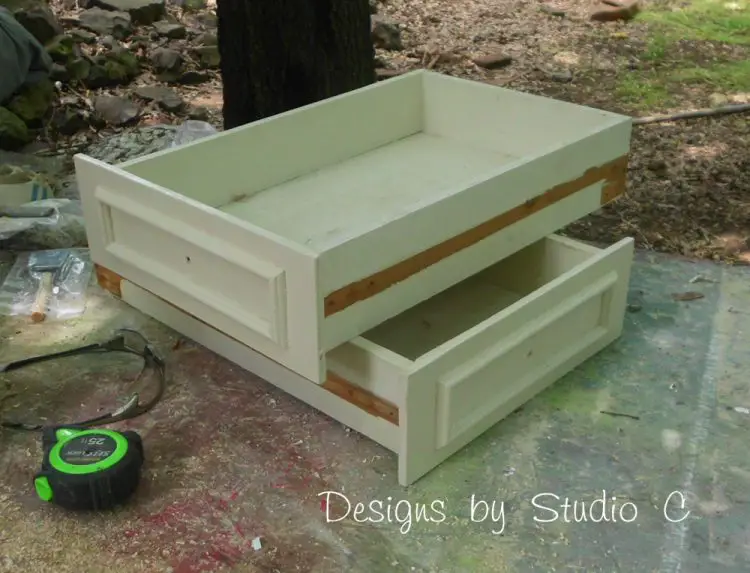use old drawer boxes for planters before