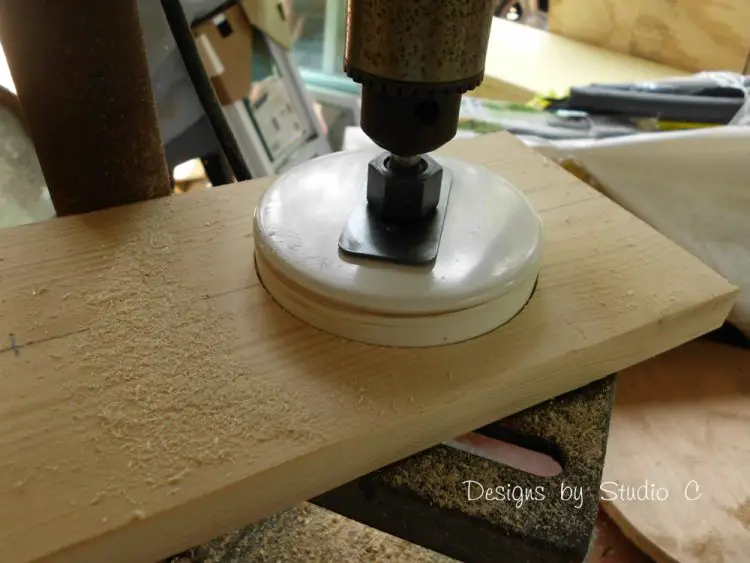 How to Use a Hole Saw in a Drill Press 5
