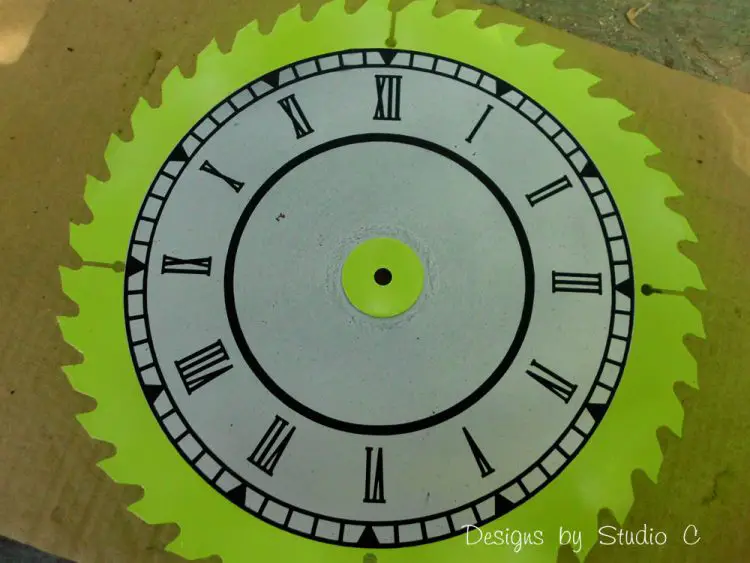 make saw blade clock washer positioned