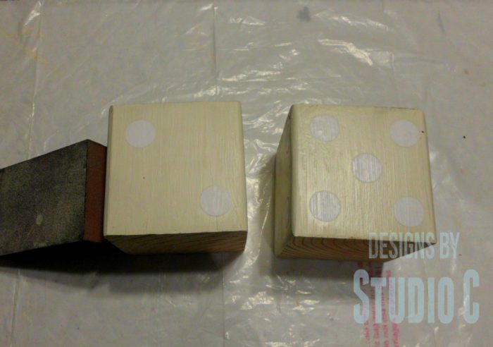 how to make wood dice candleholders_paint dots