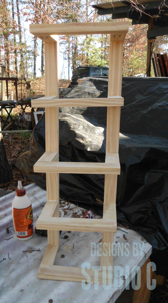 free furniture plans build wood towel rack SANY2884