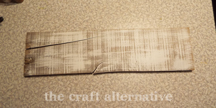 DIY Fall Sign Using a Pallet Board plain board