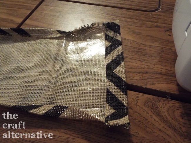 How to Make a Lined Burlap Lunch Bag_Gusset Hem
