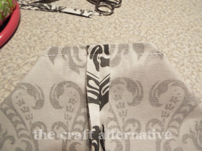 How to Make a Fabric Gift Bag_Trim Box Corner 