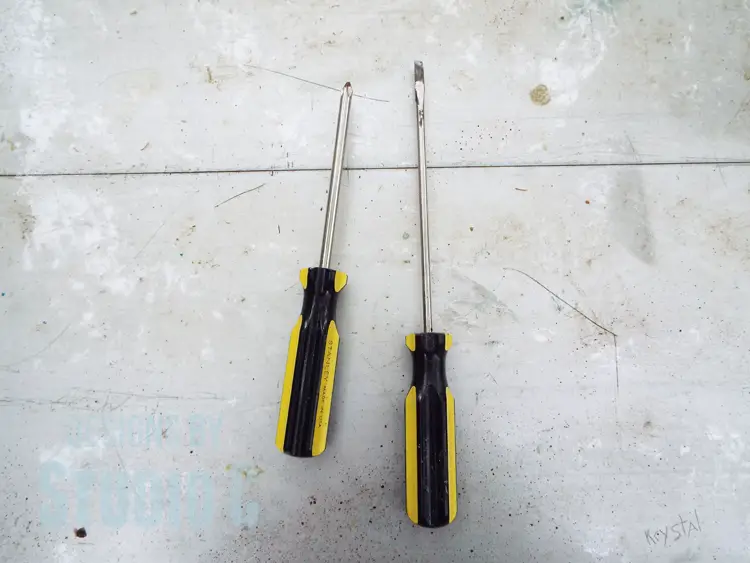 A Guide of Must-Have Tools for DIY Upholstery_Screwdrivers