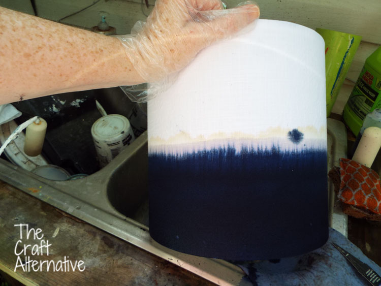 How to Dye a Lamp Shade_Adding Dye