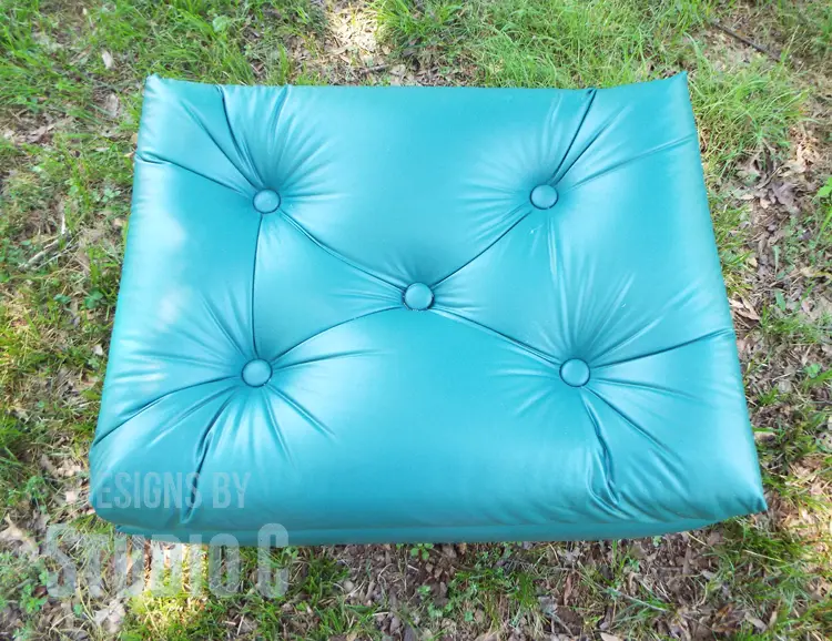 DIY Plans to Build an Upholstered Ottoman_Top