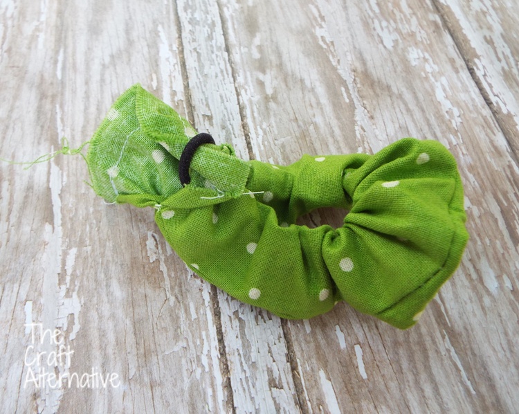 Easy to Make Hair Scrunchies_Seam