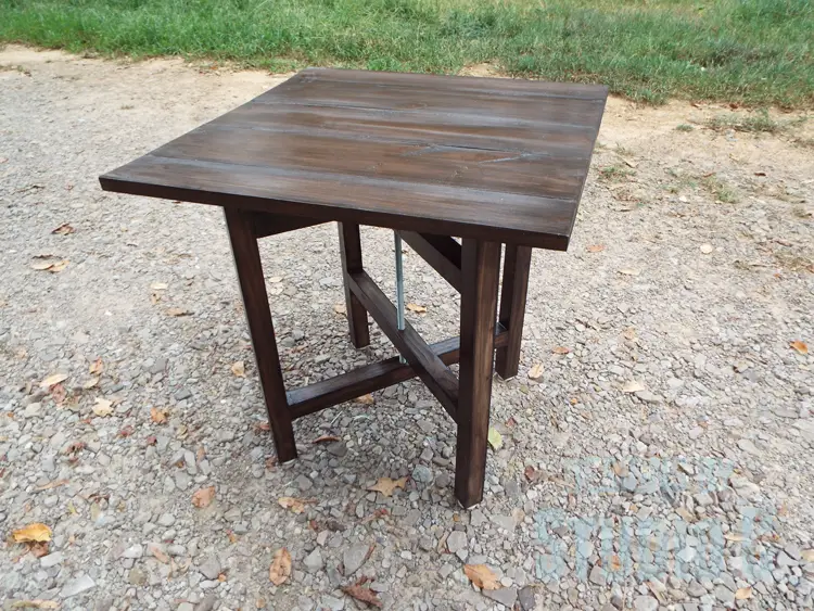 DIY Plans to Build a Cross-Leg End Table_Side View