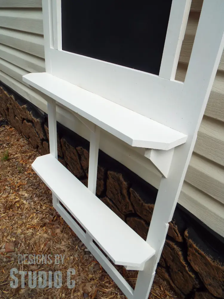 Turn an Old Screen Door into a Chalkboard with Shelves_Shelves