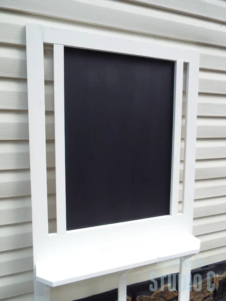 Turn an Old Screen Door into a Chalkboard with Shelves_Chalkboard