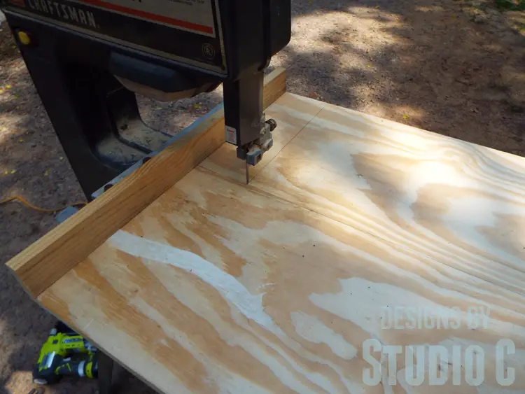 Build a DIY Large Circle Cutting Jig for a Bandsaw - Cutting Kerf