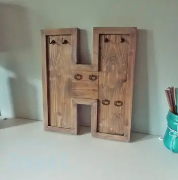 DIY Distressed Wood Hooks 