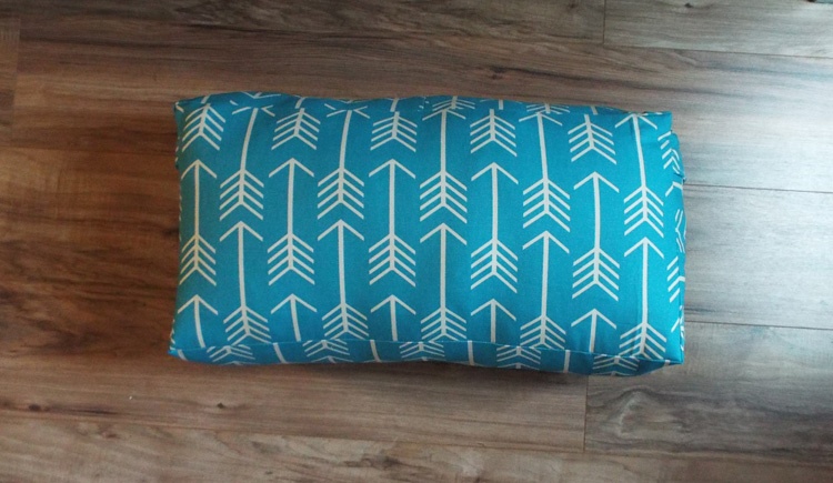 easy to make bolster pillow for yoga - completed