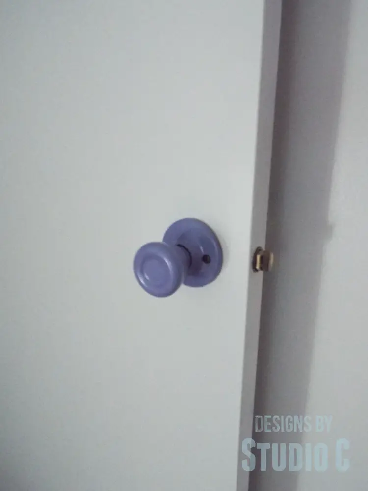 painting-laminate-slab-doors-knob