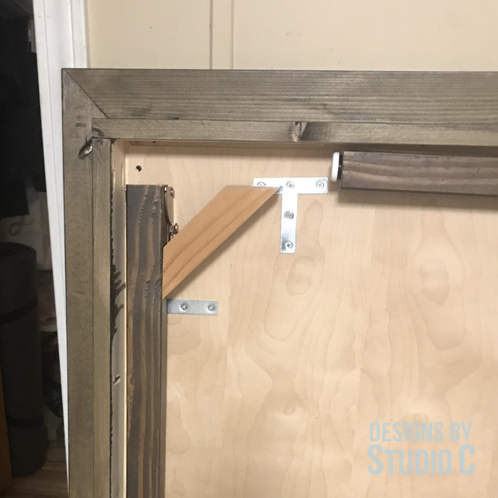 DIY furniture plans to build a folding table_Bracing