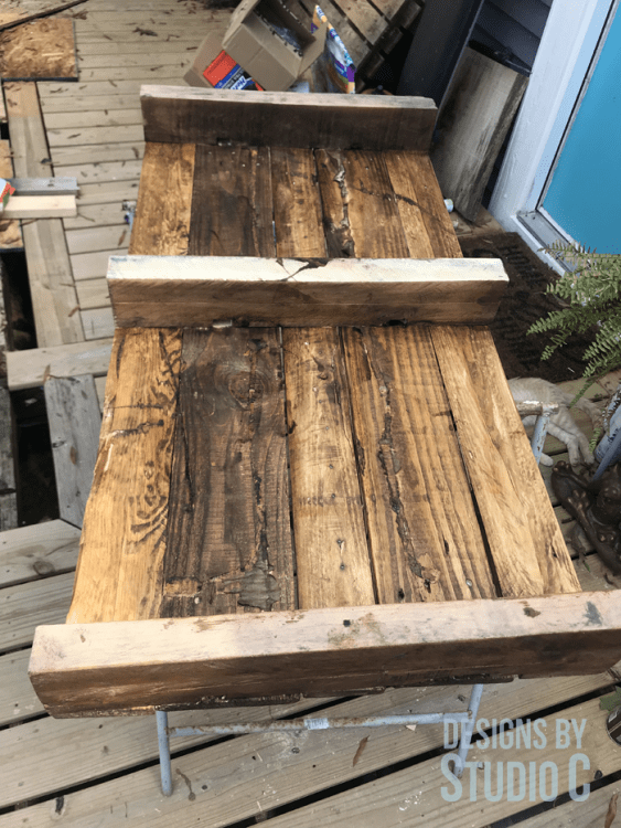 Build a Pallet Coffee Table_Inside