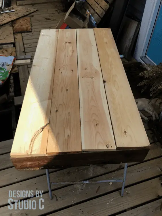 Build a Pallet Coffee Table_Board Placement