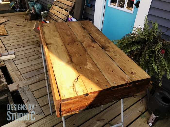 Build a Pallet Coffee Table_Underside