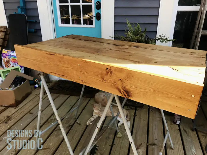 Build a Pallet Coffee Table_Stain