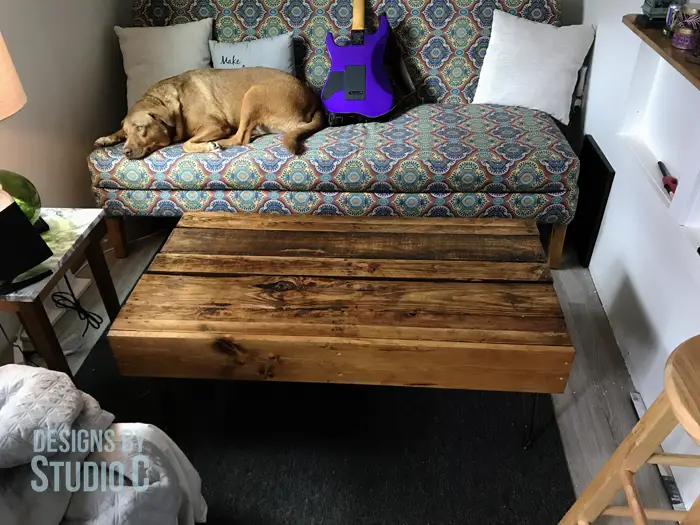 Build a Pallet Coffee Table_Top