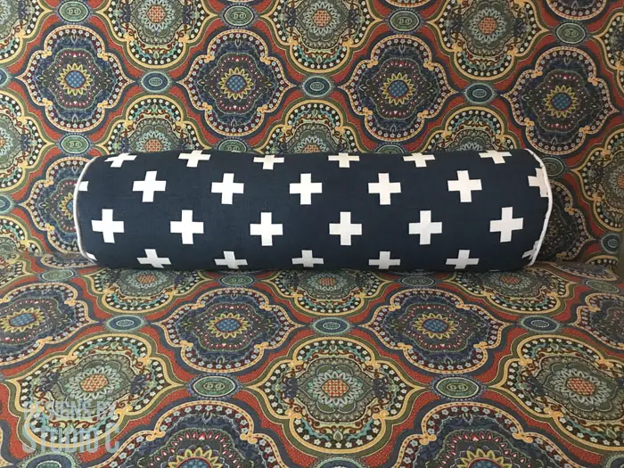 how-to-sew-bolster-pillows_completed