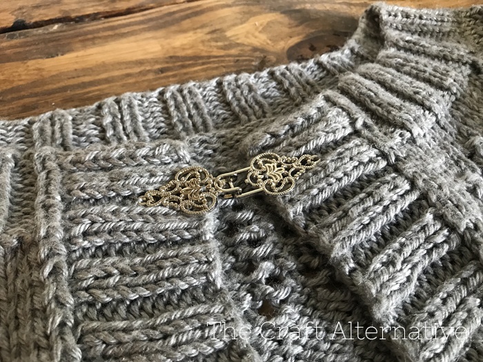 sew-filigree-hook-eye-sweater-other-side