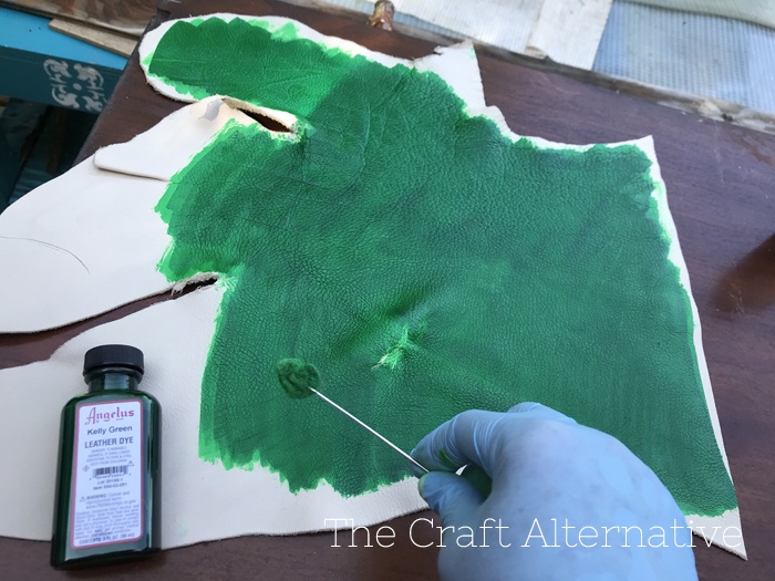 tips-dyeing-leather-green