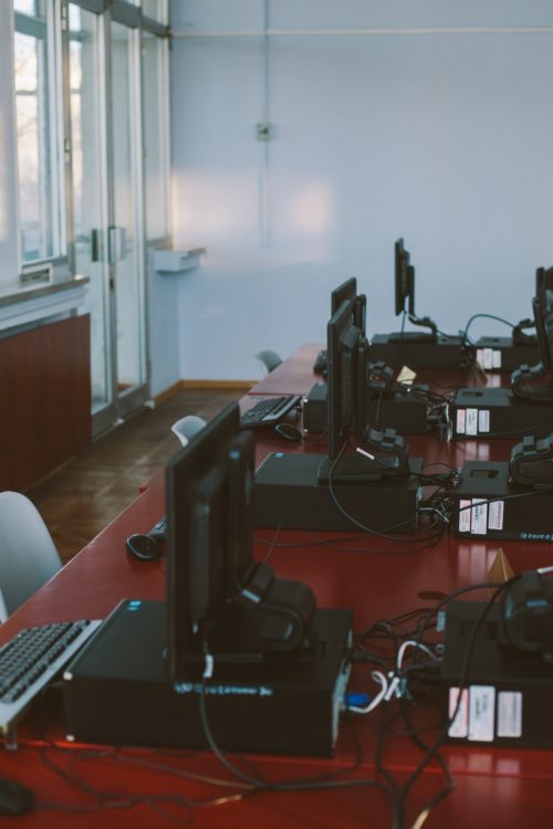 tips storing electronic devices room full of computers