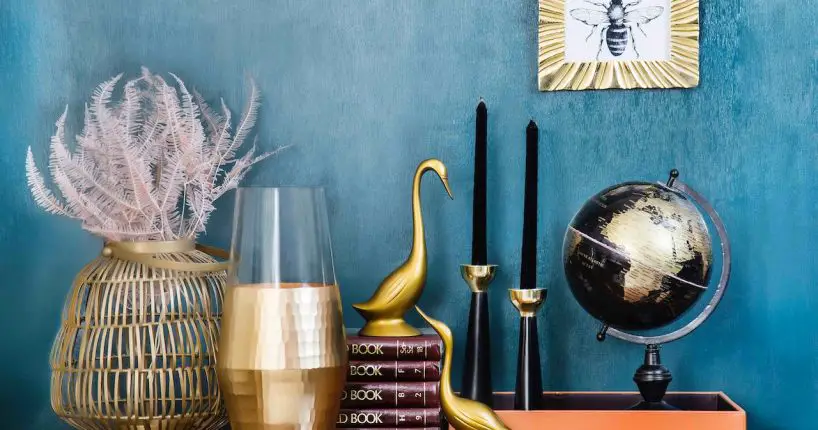 DIY home decor ideas blue wall with decorative items