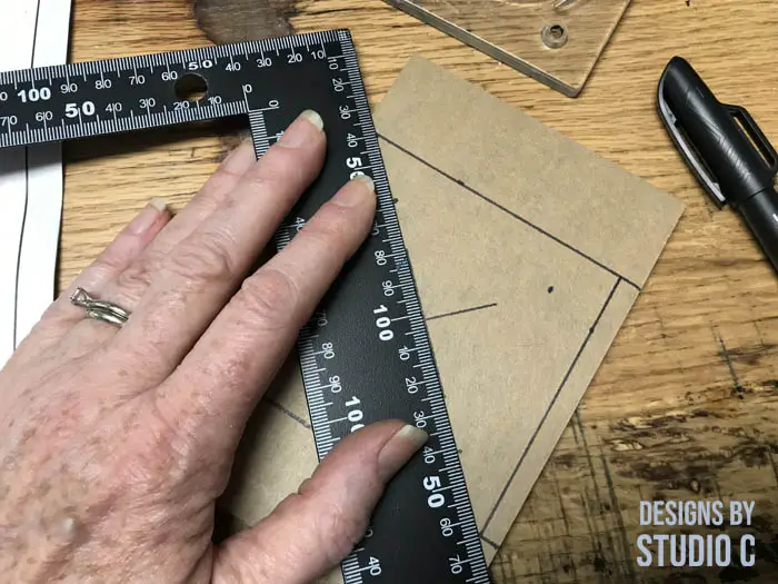 how to make a base for a compact router marking the center of the plate