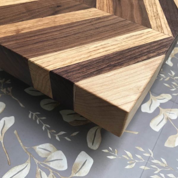 zig zag hardwood cutting board edge